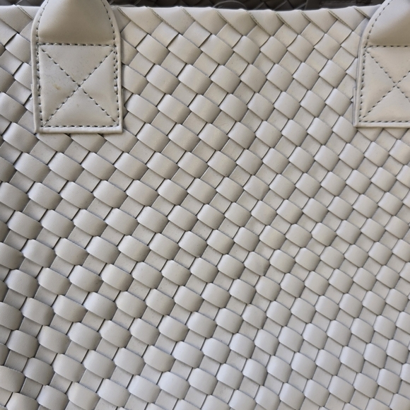 Expressions NYC Large Beige Woven Tote Bag - Picture 8 of 13
